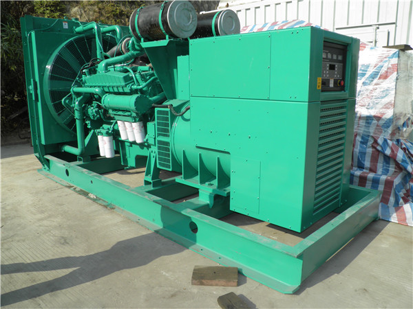 河口出租发电机 发电机组厂家：柴油发电机组的控制屏的作用是什么？