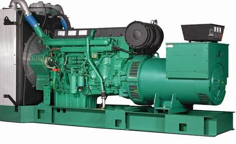 河口发电机除垢后需要用清水冲洗水冷式机油散热器几次？
